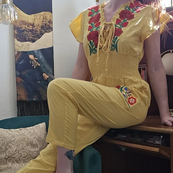 Women's Floral Embroidered Jumpsuit | Casual, Short Sleeves, Pockets! ✨️ - Picture 2 of 10